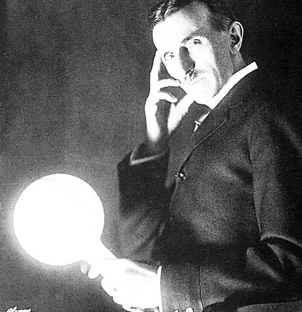 NIKOLA TESLA UN GENIO CON CHISPA (1856-1943)